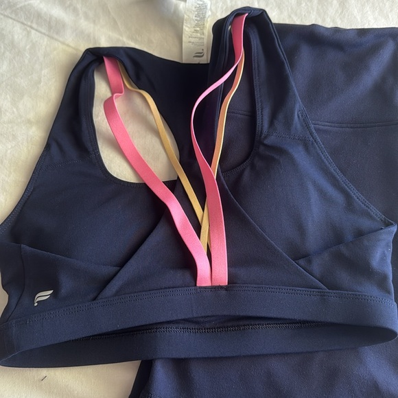 Fabletics shorts outfit - Picture 2 of 3